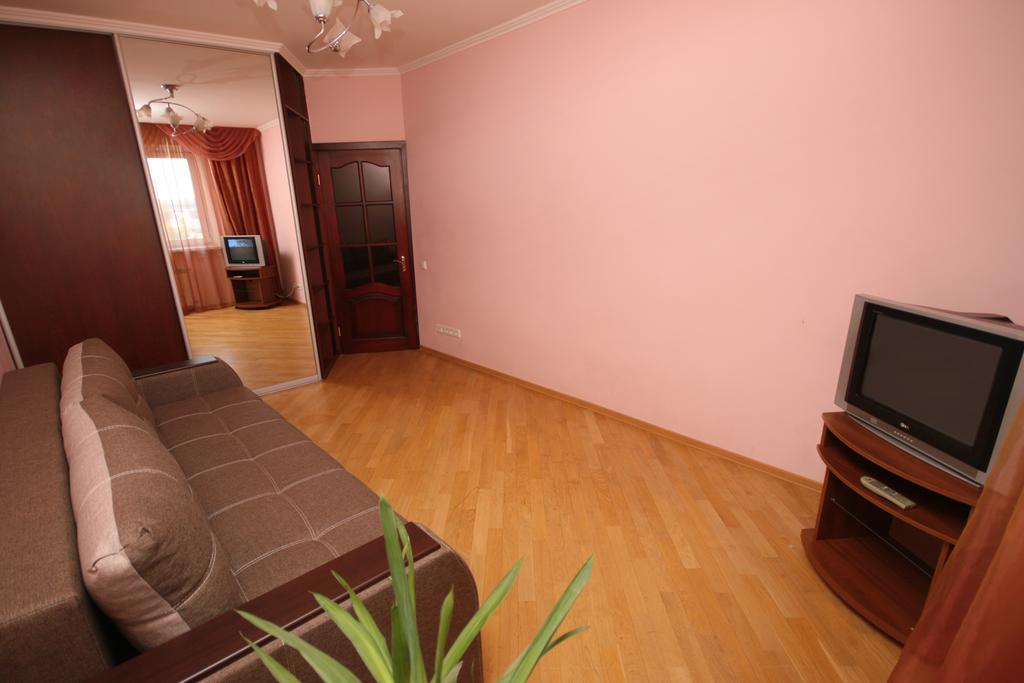 Inn Home Apartments - Livoberezhna Kyiv Exterior photo
