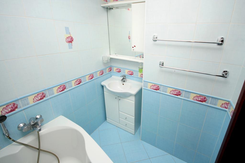 Inn Home Apartments - Livoberezhna Kyiv Exterior photo