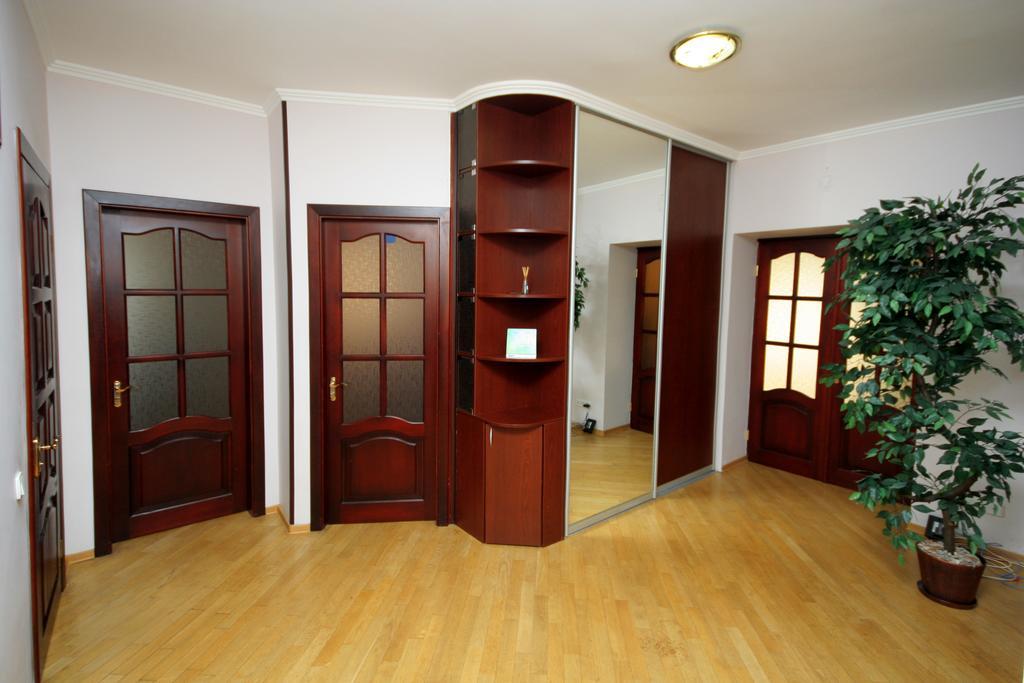 Inn Home Apartments - Livoberezhna Kyiv Exterior photo