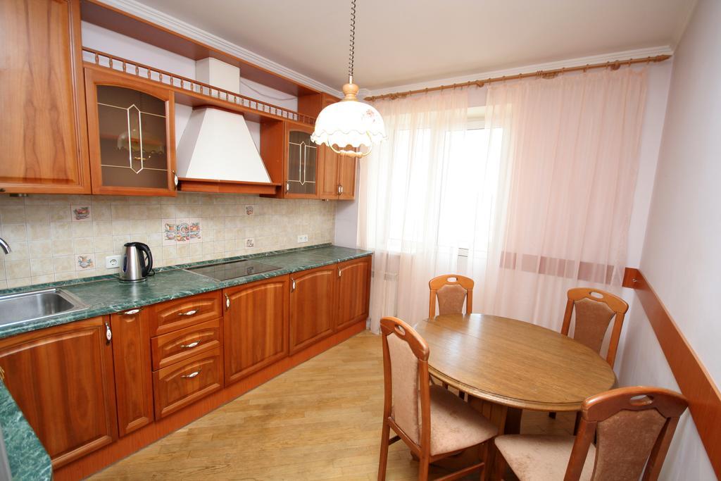 Inn Home Apartments - Livoberezhna Kyiv Exterior photo