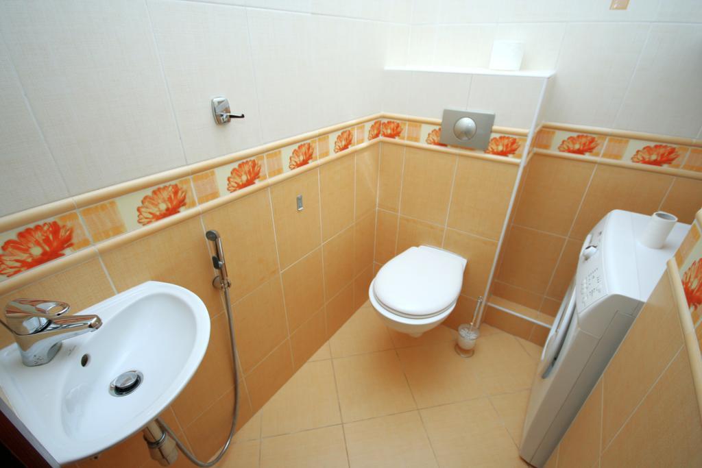 Inn Home Apartments - Livoberezhna Kyiv Exterior photo