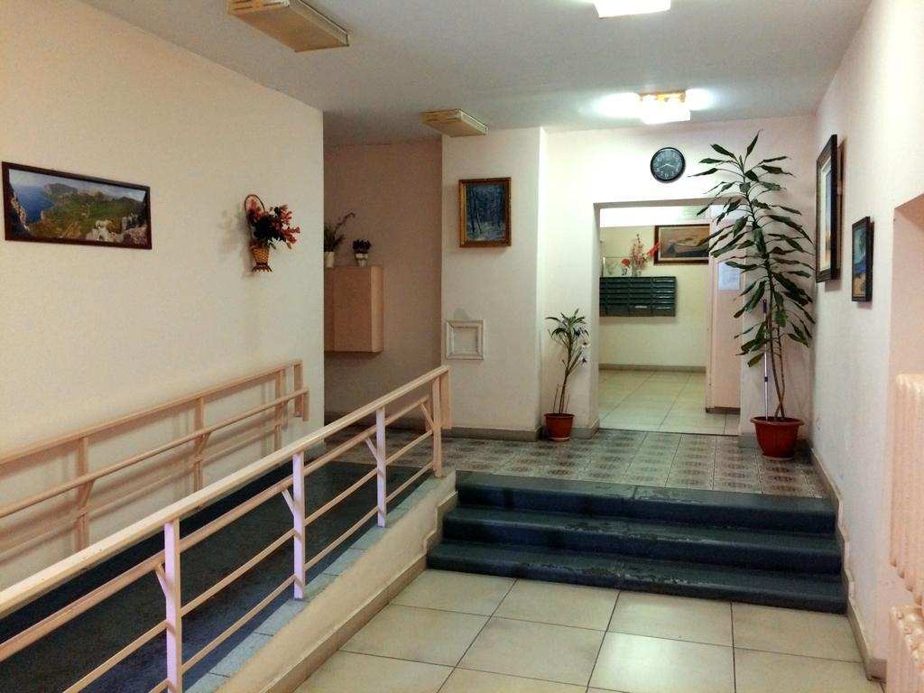 Inn Home Apartments - Livoberezhna Kyiv Exterior photo