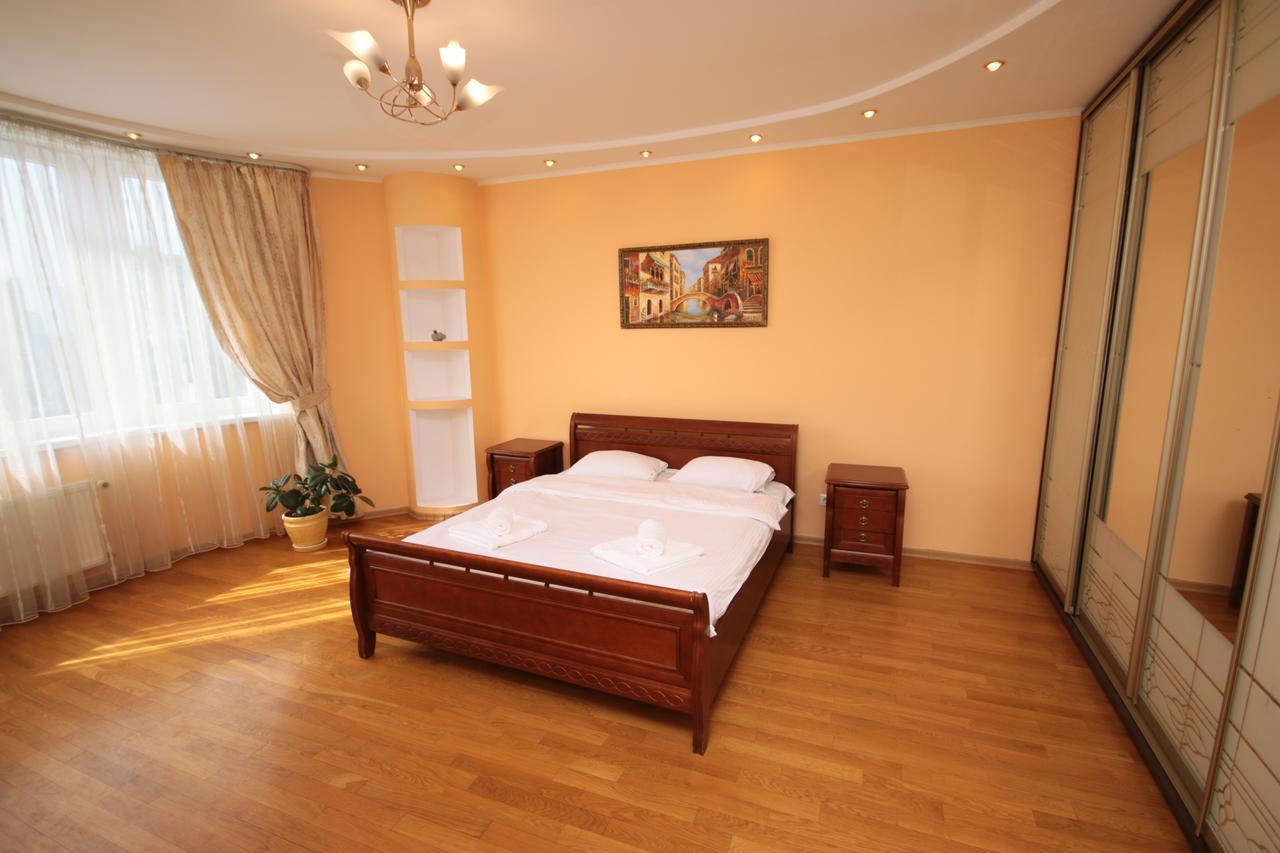 Inn Home Apartments - Livoberezhna Kyiv Exterior photo